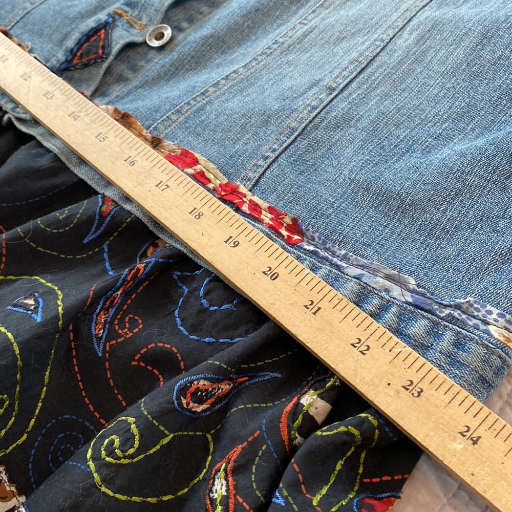 Upcycled long denim duster / jean jacket OOAK Reworked tiered appliqué boho - Picture 9 of 12